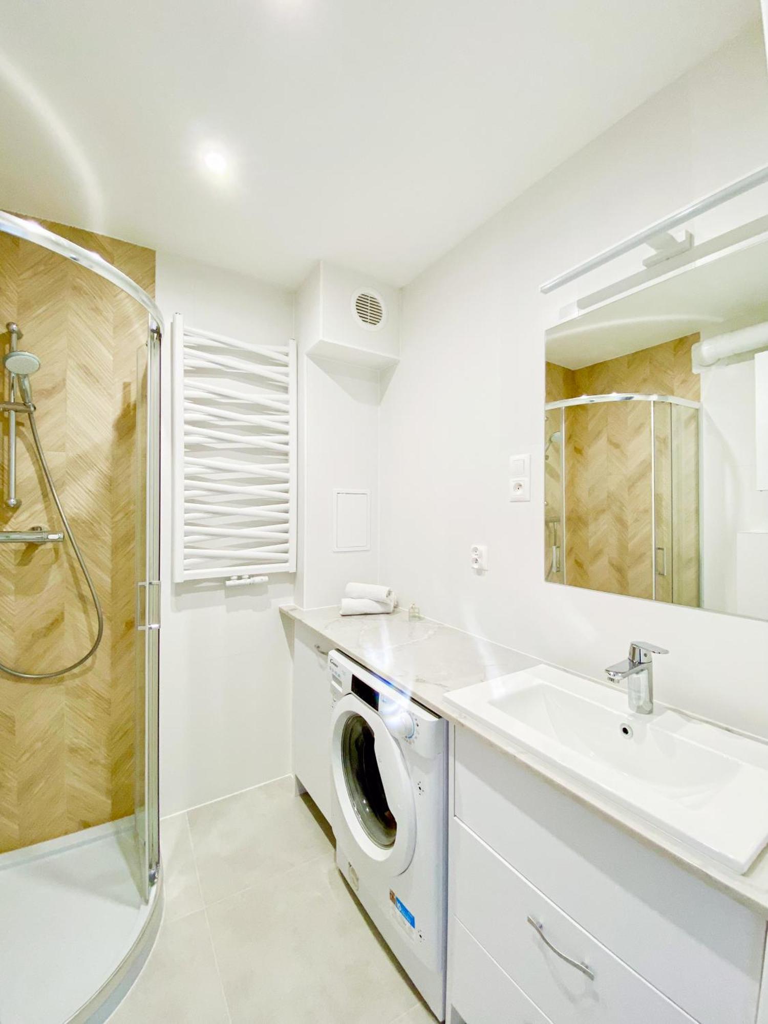 Apartament Bialy เยเลเนียกูรา ภายนอก รูปภาพ