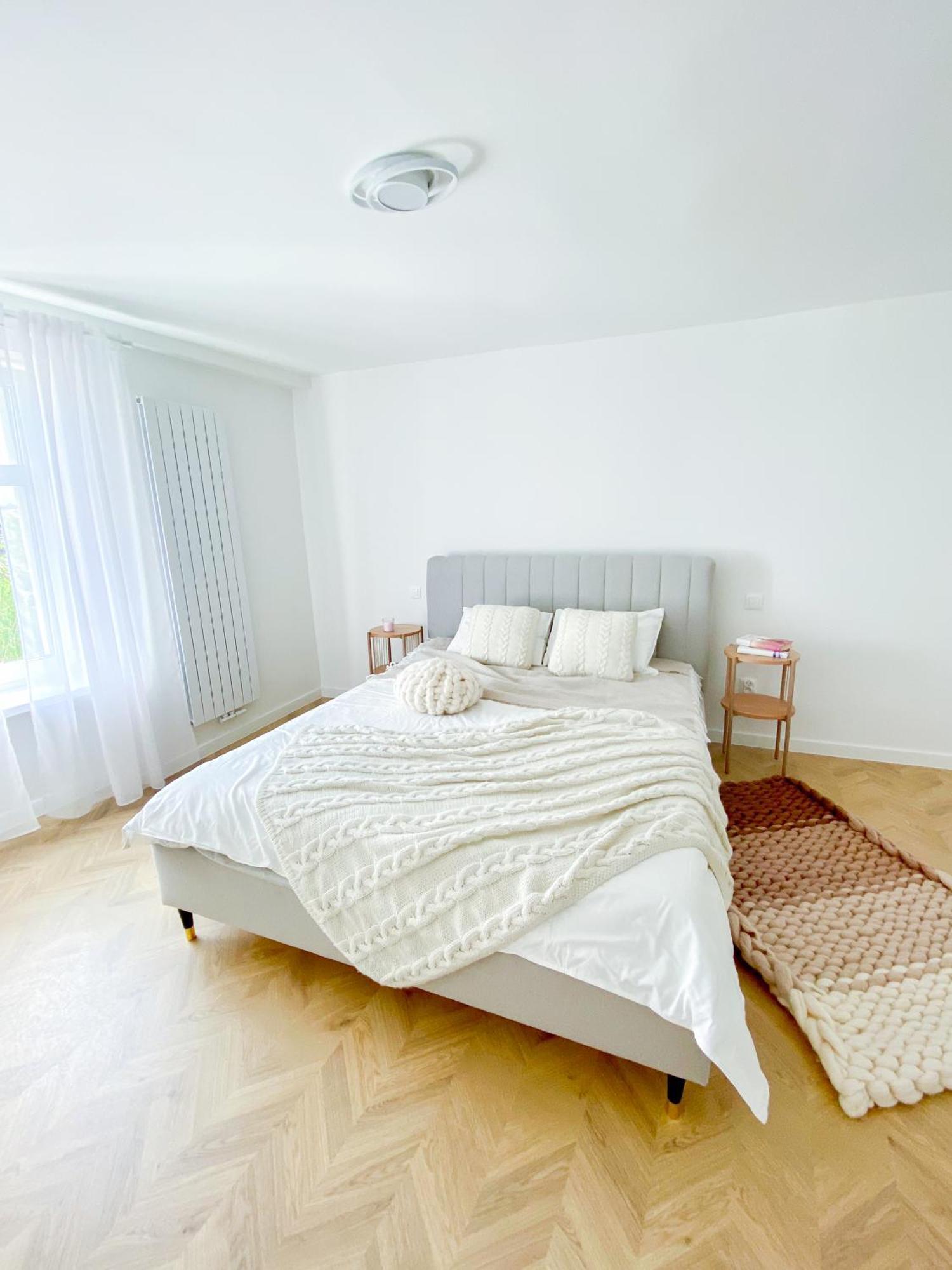 Apartament Bialy เยเลเนียกูรา ภายนอก รูปภาพ