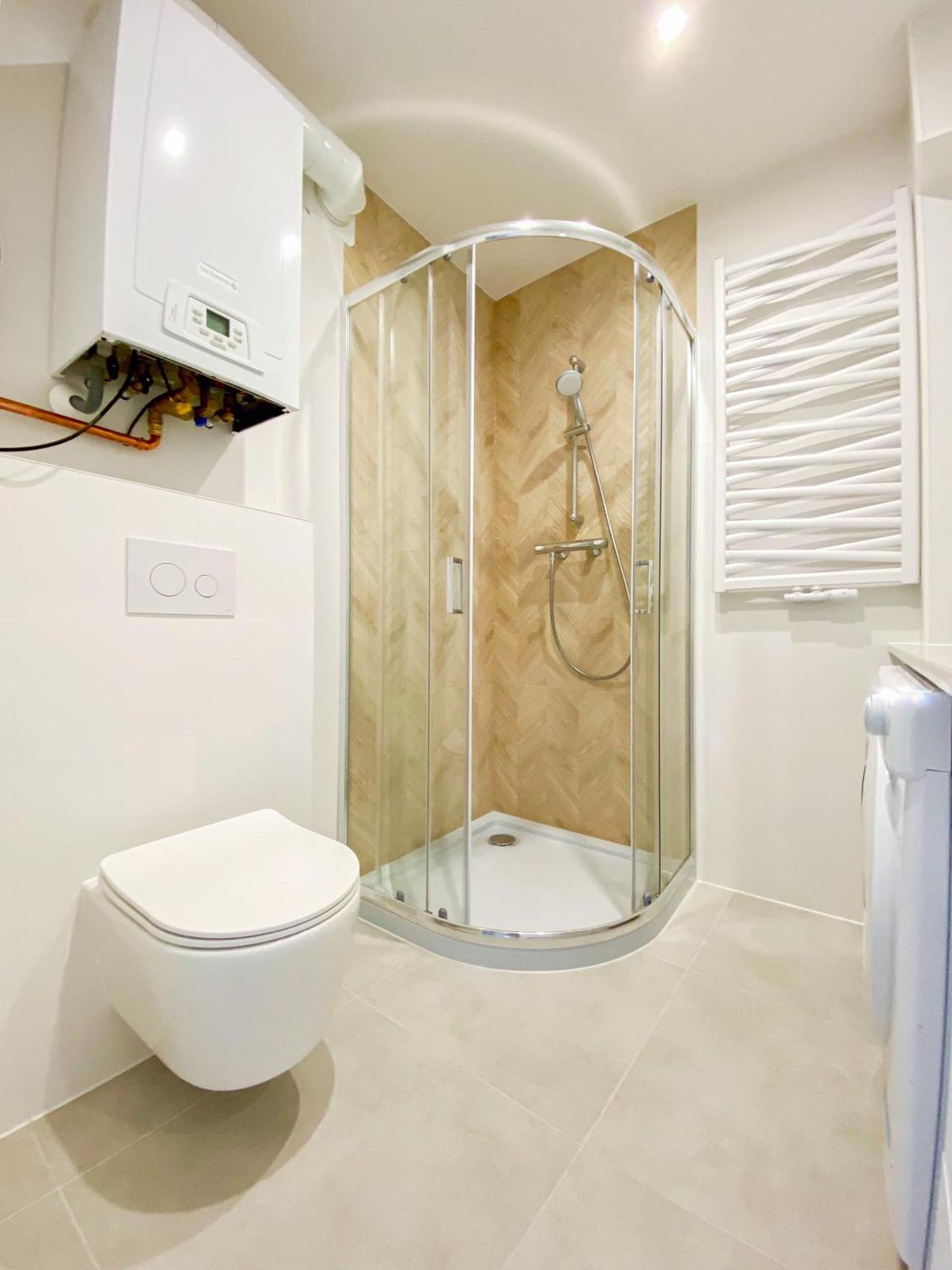 Apartament Bialy เยเลเนียกูรา ภายนอก รูปภาพ